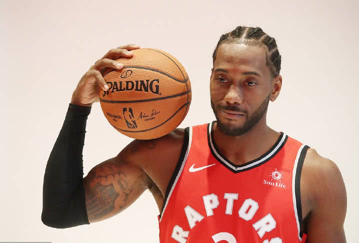 传帮带也挺好！萨拉赫向斯洛特“服软”，重新回归VS布莱顿阵容（萨拉赫与斯洛特达成默契，重回战布莱顿阵容）