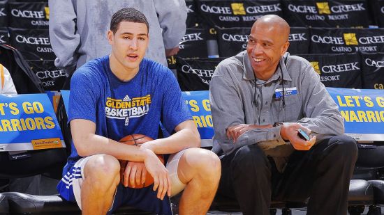 AC米兰通过老将策略增强阵容，引进莫德里奇和蒂亚戈-席尔瓦，弥补后防不足，延续稳定表现。（AC米兰老将加持：莫德里奇与蒂亚戈-席尔瓦加盟，补强后防延续稳定）