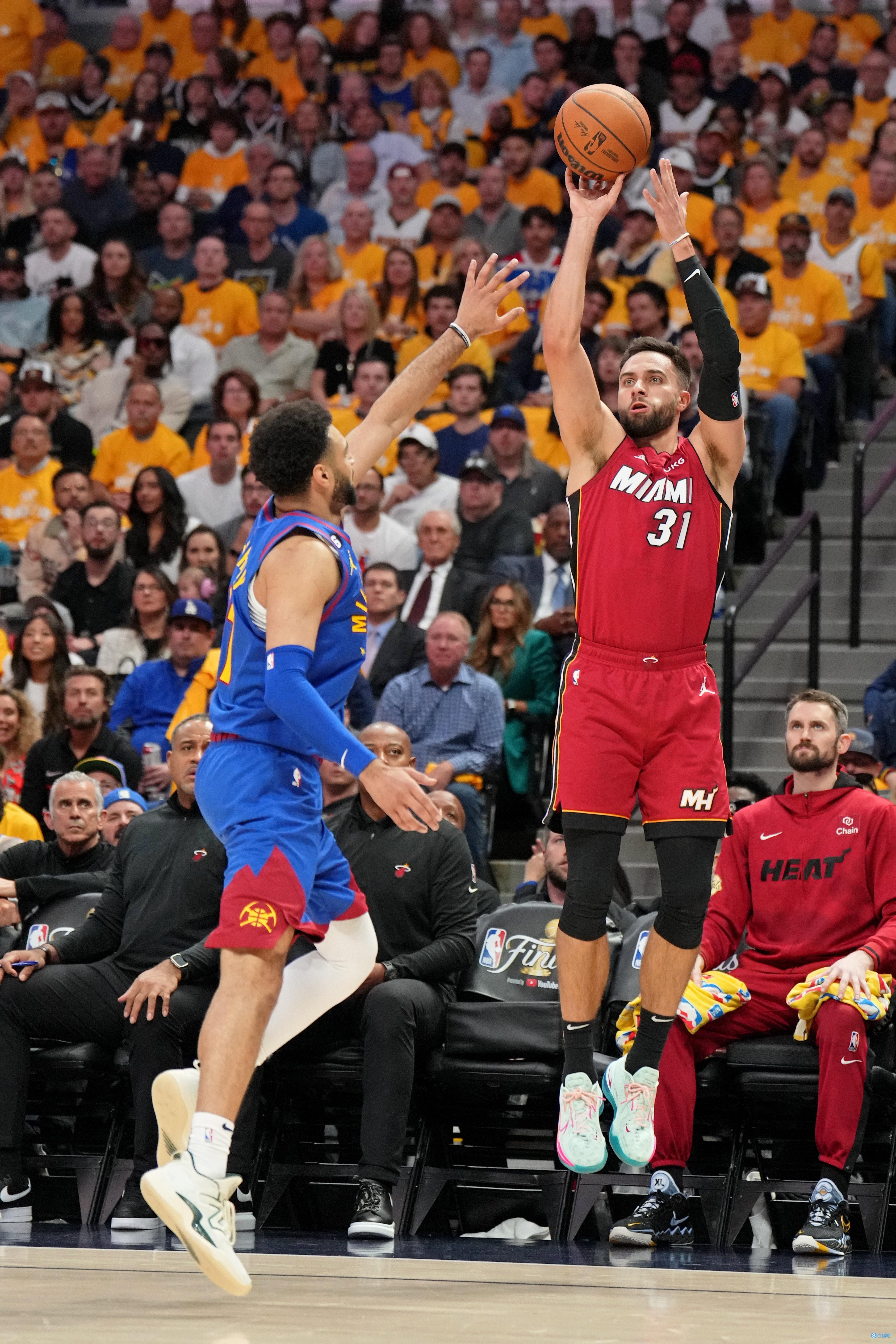 米体：博阿滕纪录片中有女性出镜指控他，但播出时都被剪掉了（米体：博阿滕纪录片女性出镜指控内容在播出时均被删除）