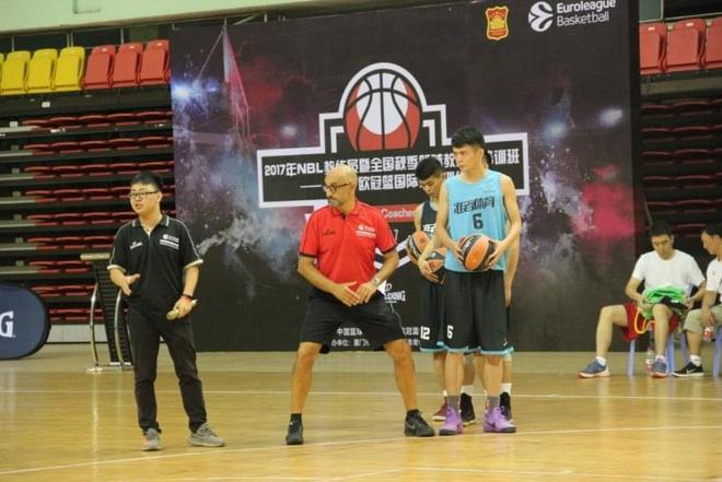 劳塔罗本赛季34次射门意甲第三，6次错失绝佳机会数意甲第二（劳塔罗本季34脚射门居意甲第3，错失良机6次位列意甲第2）