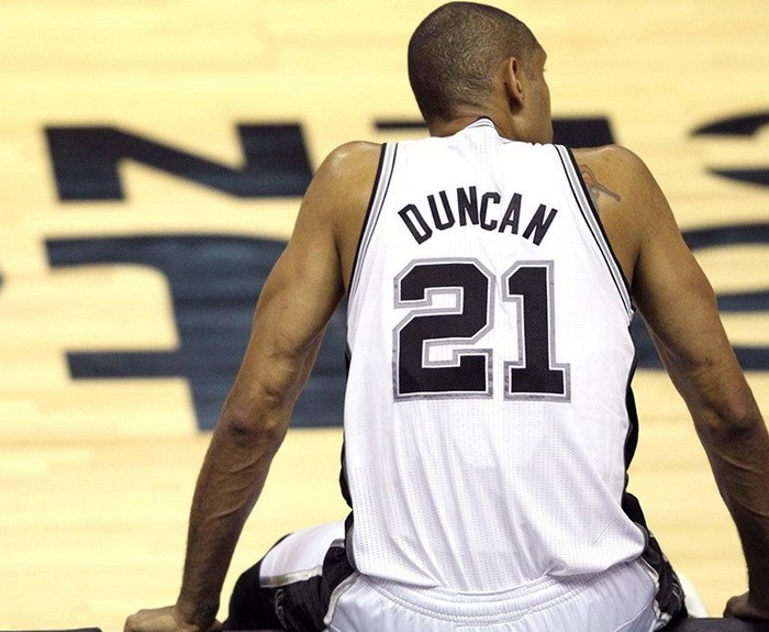 马刺队记：文班亚马＆卡斯尔后续与球队会合，但无法保证出战（马刺记者：文班亚马、卡斯尔稍后归队，能否出战未定）