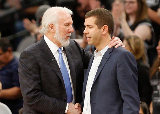 三连冠！上海海港加冕2025赛季中超冠军，摘下队史中超第四星（上海海港三连霸登顶2025中超，队史第四星入账）