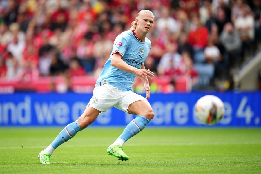 法国队11月大名单：姆巴佩领衔，坎特、谢尔基在列（法国队11月名单公布：姆巴佩挂帅，坎特与谢尔基入选）